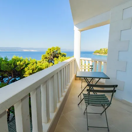 More Medici Apartments Omis Exterior photo