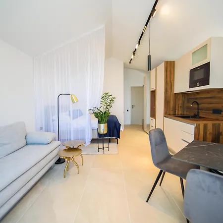 More Medici Apartments Omis Exterior photo
