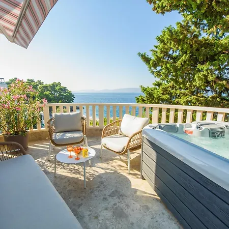 More Medici Apartments Omis Exterior photo
