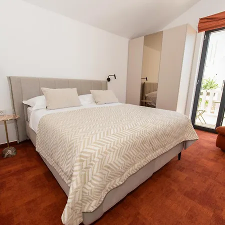 More Medici Apartments Omis Exterior photo